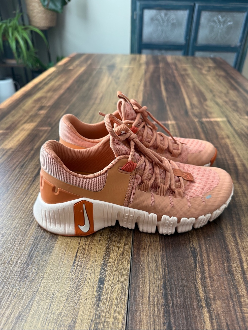 Nike Metcon Free Coral/Pink Training Sneakers
